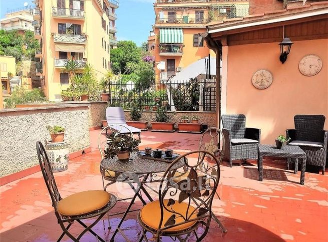 Appartamento in residenziale in Via del Lago Terrione 83