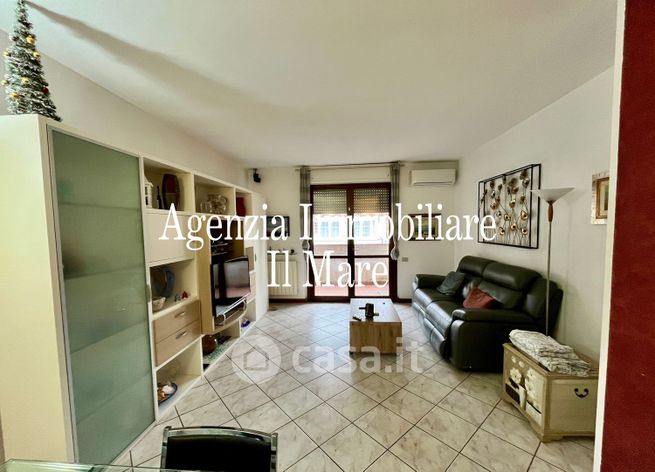 Attico/mansarda in residenziale in Via Lumachella