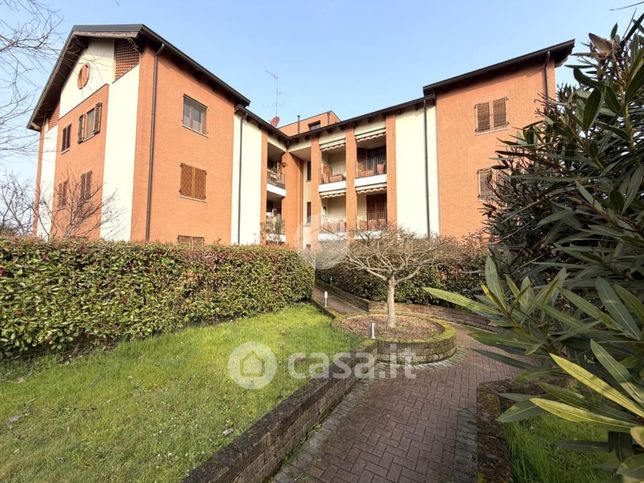 Appartamento in residenziale in Via E. de Amicis 56