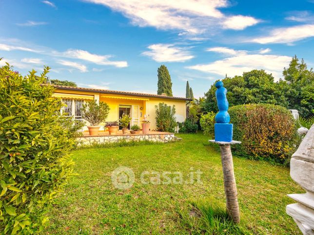 Casa indipendente in residenziale in Via Monsurei