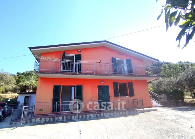 Casa bi/trifamiliare in residenziale in Via Dalano 9