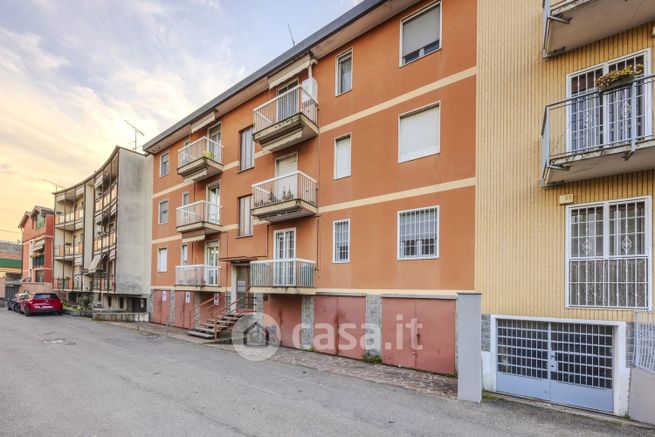 Appartamento in residenziale in Via Arona 6
