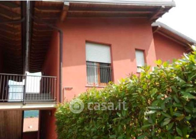 Appartamento in residenziale in Via Acquasparsa 2