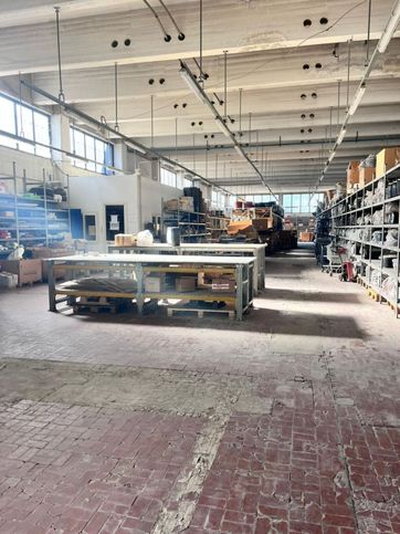 Capannone in commerciale in Via Nazionale delle Puglie