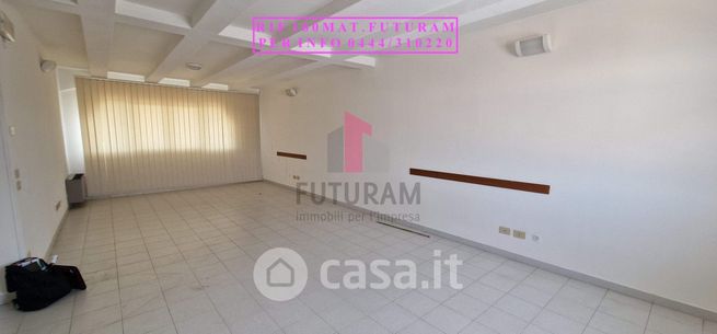 Ufficio in commerciale in Via Roma