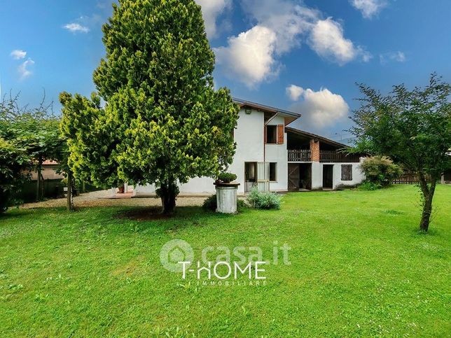 Rustico/casale in residenziale in 