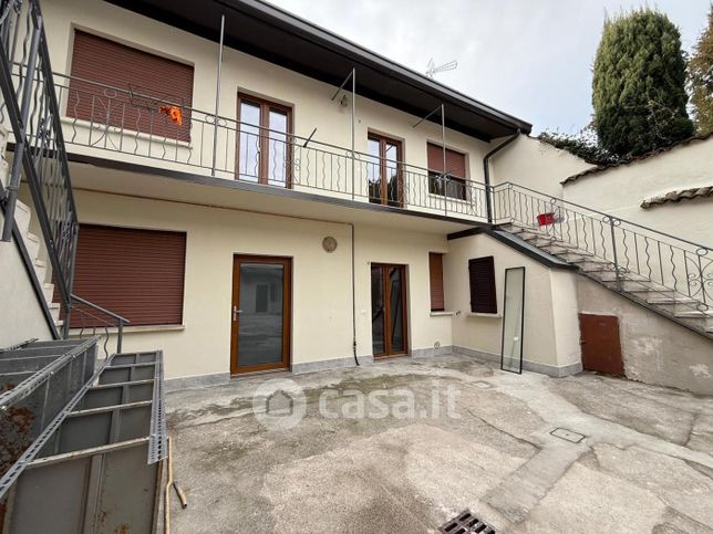 Appartamento in residenziale in Via Cambranti 6