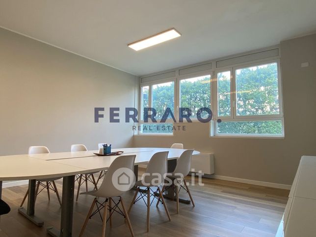 Ufficio in commerciale in Via Giuseppe e Luigi Olivi