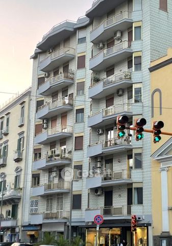 Negozio/locale commerciale in commerciale in Riviera di Chiaia