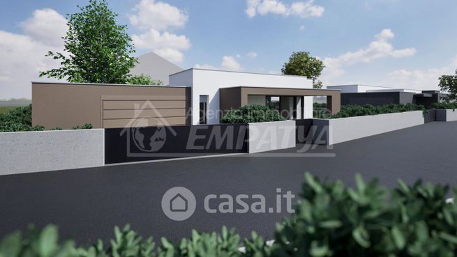 Casa indipendente in residenziale in Via Piccola 21