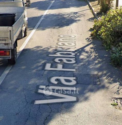 Box/posto auto in residenziale in Via Fabriano 27
