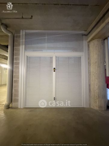 Box/posto auto in residenziale in Via Senofonte 4