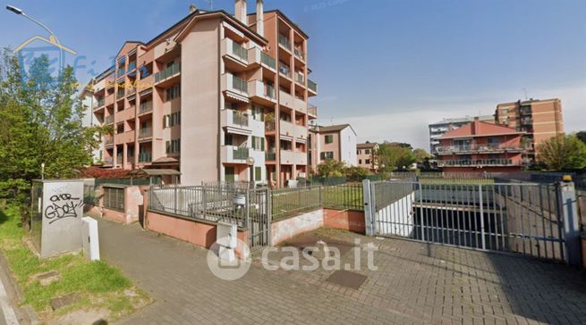 Box/posto auto in residenziale in Via Correggio 3