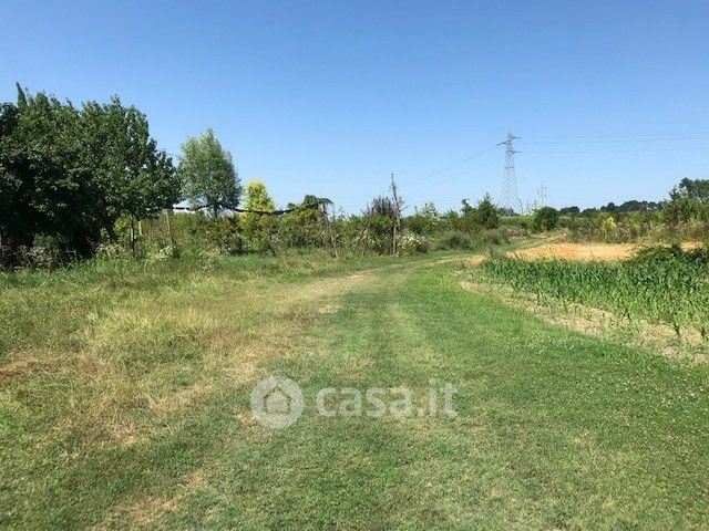 Terreno agricolo in commerciale in 