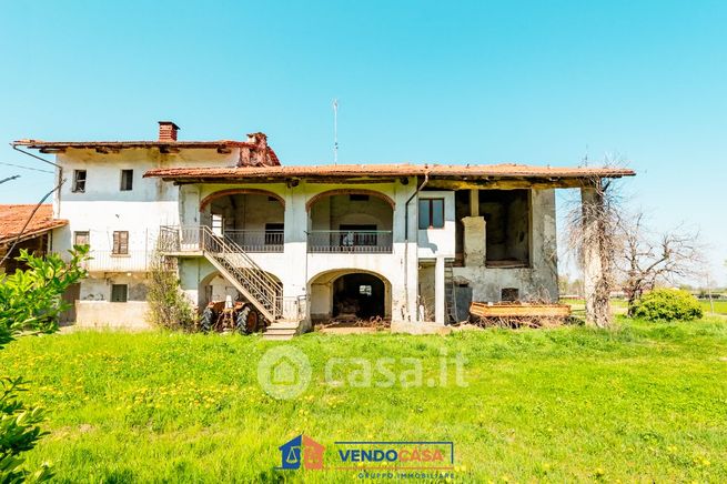 Rustico/casale in residenziale in Cascina Romana 17
