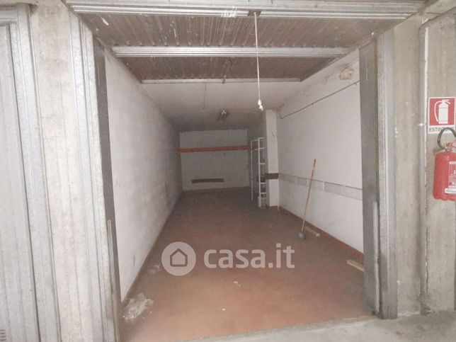 Garage/posto auto in residenziale in Via Pietro Cossa 280