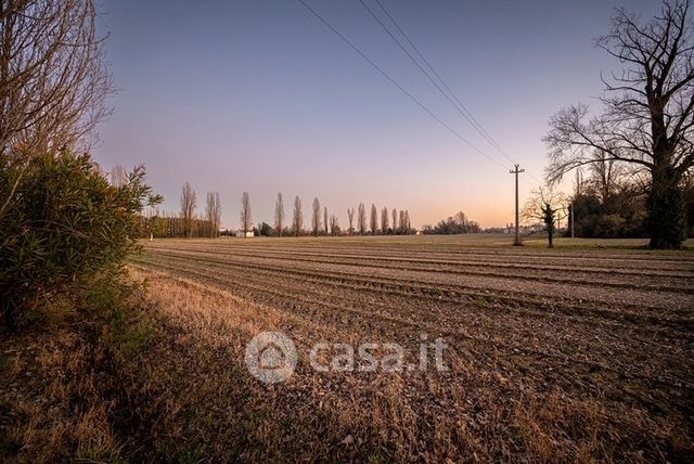 Terreno agricolo in commerciale in 