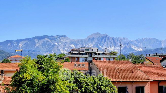 Appartamento in residenziale in Via Firenze 40