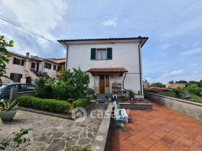 Casa bi/trifamiliare in residenziale in Via Piave