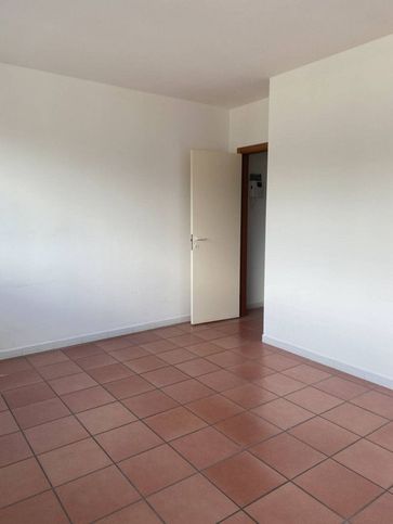 Ufficio in commerciale in Via Massa Avenza