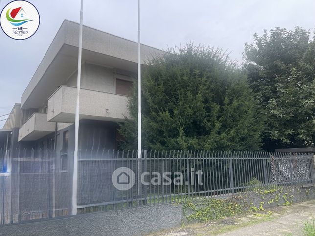 Appartamento in residenziale in Via U. Foscolo 20