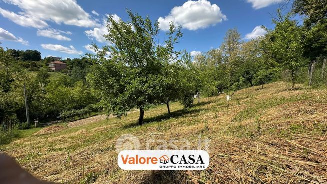 Capannone in commerciale in 