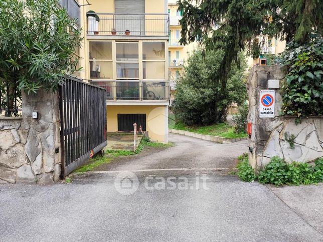 Box/posto auto in residenziale in Via Enrico Nencioni 11