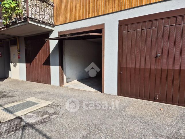 Garage/posto auto in residenziale in Via Lombardia 15