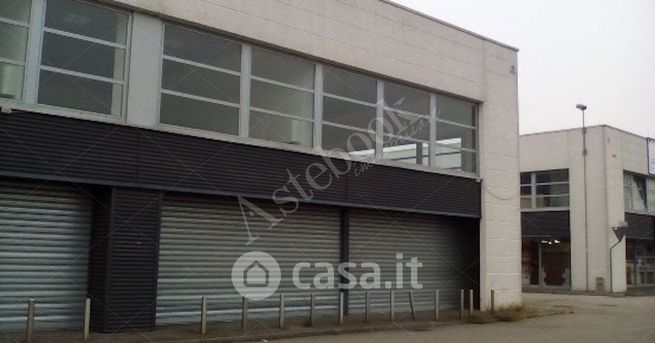 Capannone in commerciale in Corso Novara