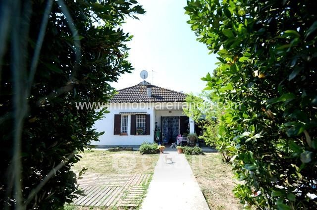 Casa bi/trifamiliare in residenziale in Viale Partigiani
