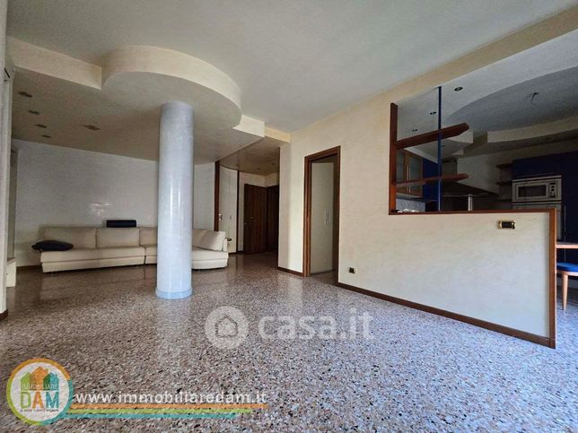 Appartamento in residenziale in Via Domeniconi 4