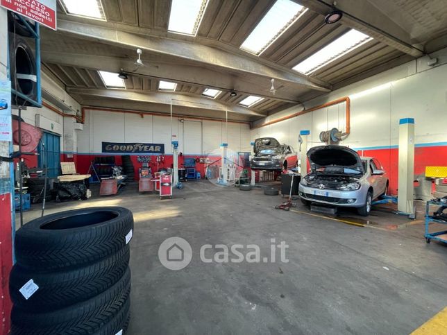 Capannone in commerciale in Via Thomas Alva Edison