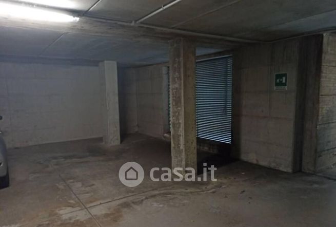 Box/posto auto in residenziale in Piazza Giovanni Paolo II 21