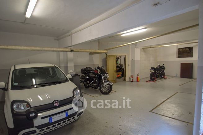 Garage/posto auto in residenziale in Via Triora 46