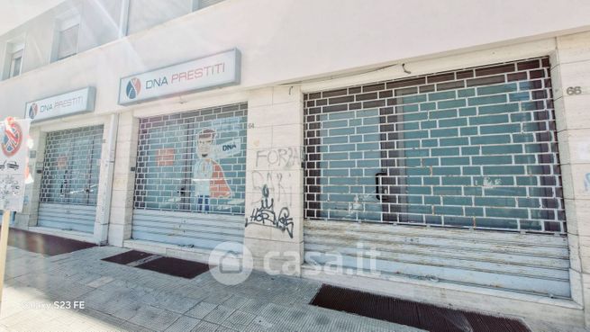 Ufficio in commerciale in Via Guido de Ruggiero 62