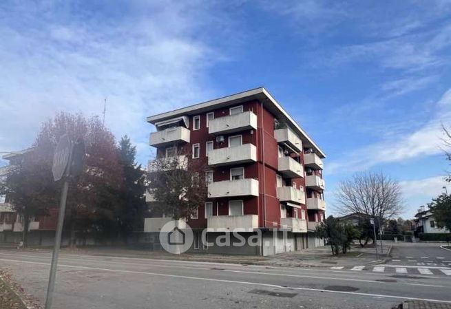 Appartamento in residenziale in Via Col di Lana 44