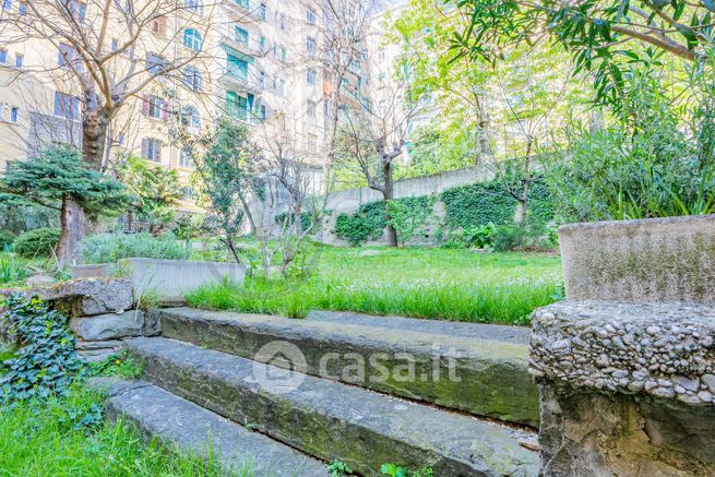Appartamento in residenziale in Via Ruggero Manna 13
