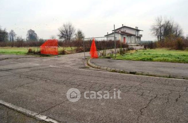 Terreno edificabile in residenziale in Via Don R. Tressino 31