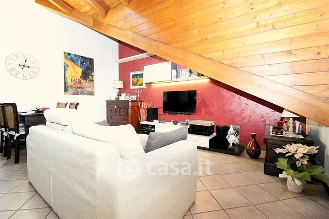 Appartamento in residenziale in Via Enrico Petrella