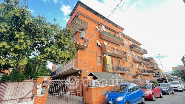 Appartamento in residenziale in Via Aci Castello 47