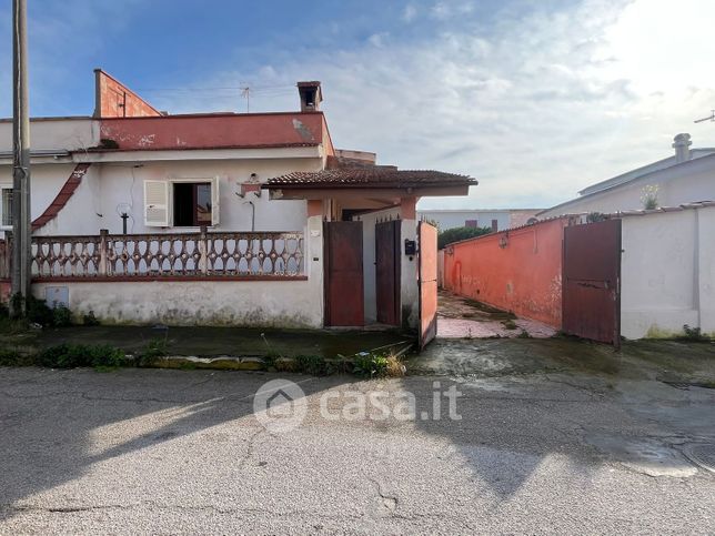 Casa bi/trifamiliare in residenziale in Via P. Mascagni