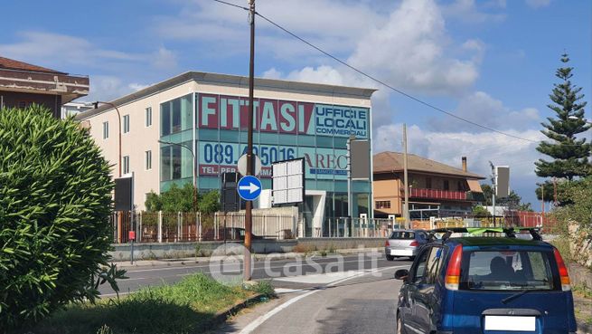 Ufficio in commerciale in