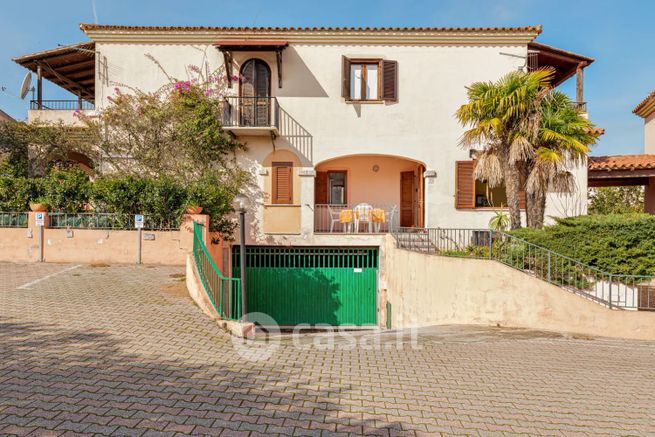 Villetta a schiera in residenziale in Via delle Mimose