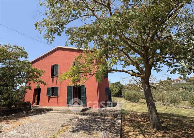 Casa indipendente in residenziale in 