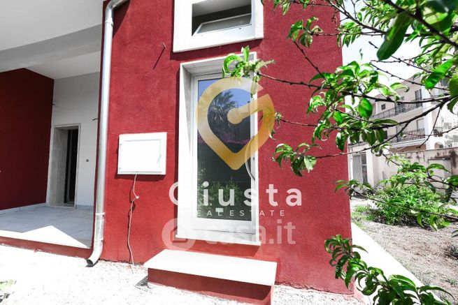 Casa bi/trifamiliare in residenziale in Via Umberto Maddalena 25