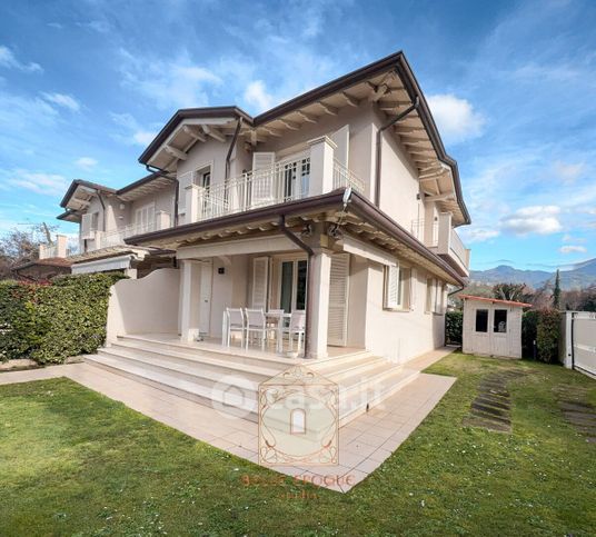 Villa in residenziale in 