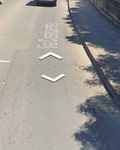 Box/posto auto in residenziale in Vico Costituente