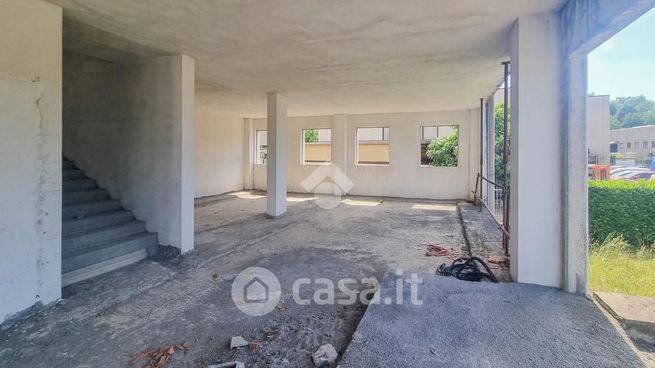 Ufficio in commerciale in Via I Maggio