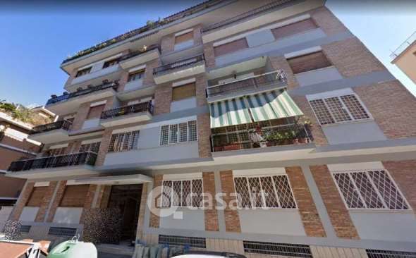 Appartamento in residenziale in Via Caio Canuleio 43