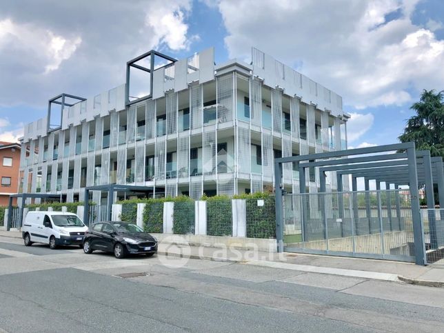 Box/posto auto in residenziale in Via A. Volta 30